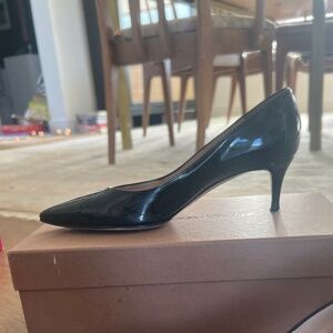 Gianvito Rossi Black Patent Kitten Heels size 38